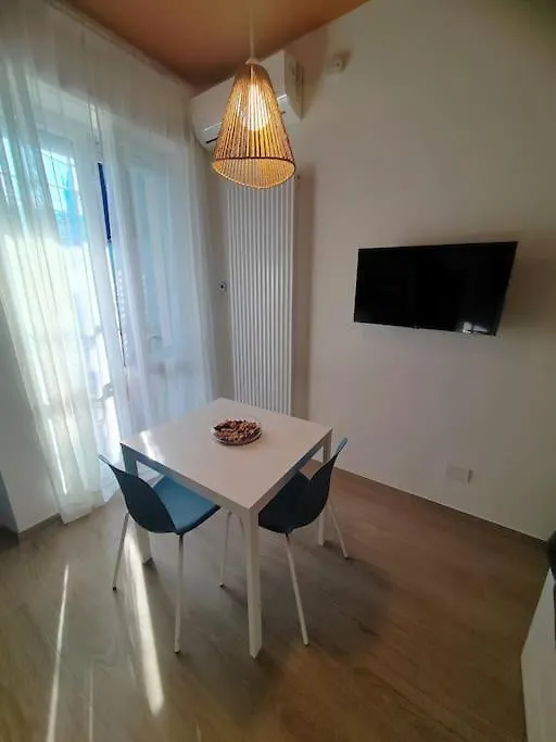 Apartment -City Gem- Stylish Urban Escape -Lambrate- Milan